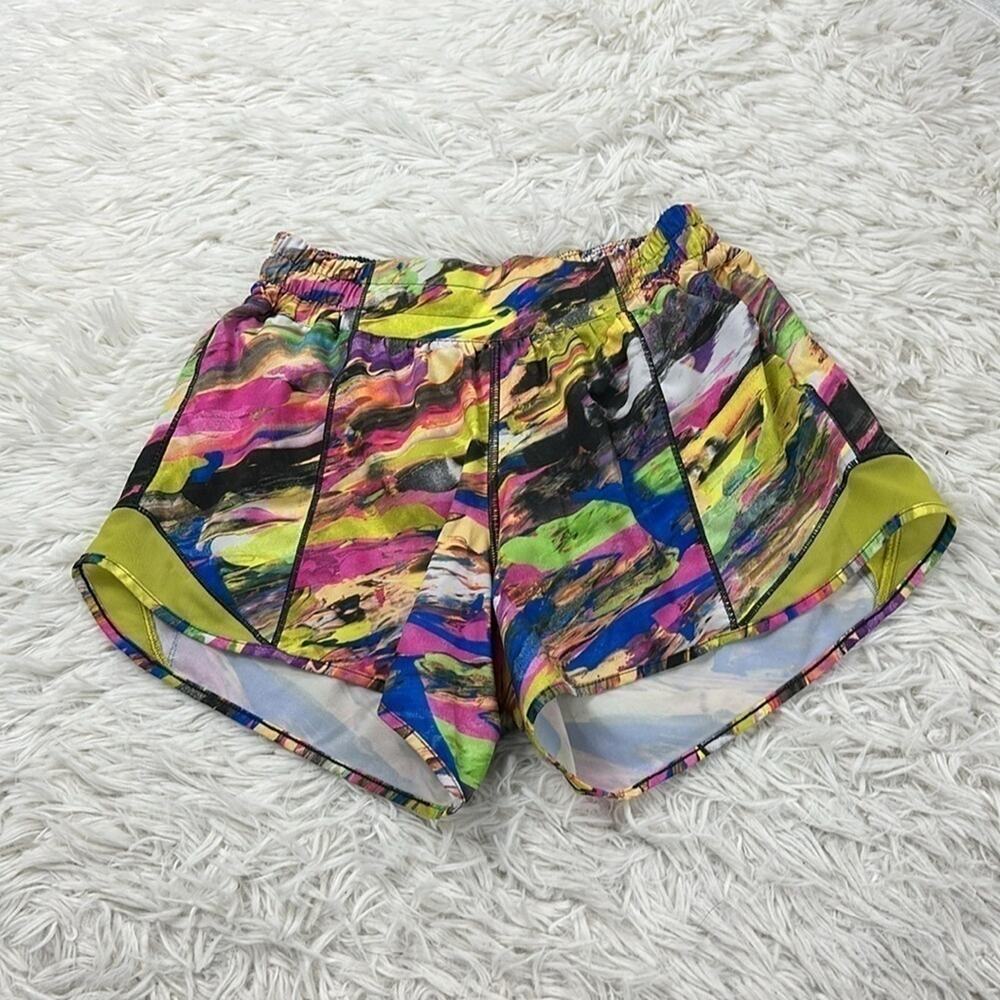 Lululemon Hotty Hot Short II *Long 4" Catalyst Multi